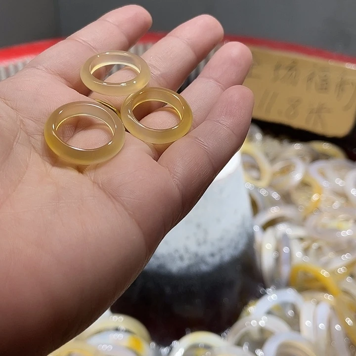 我****玛瑙/玉髓未镶嵌手镯