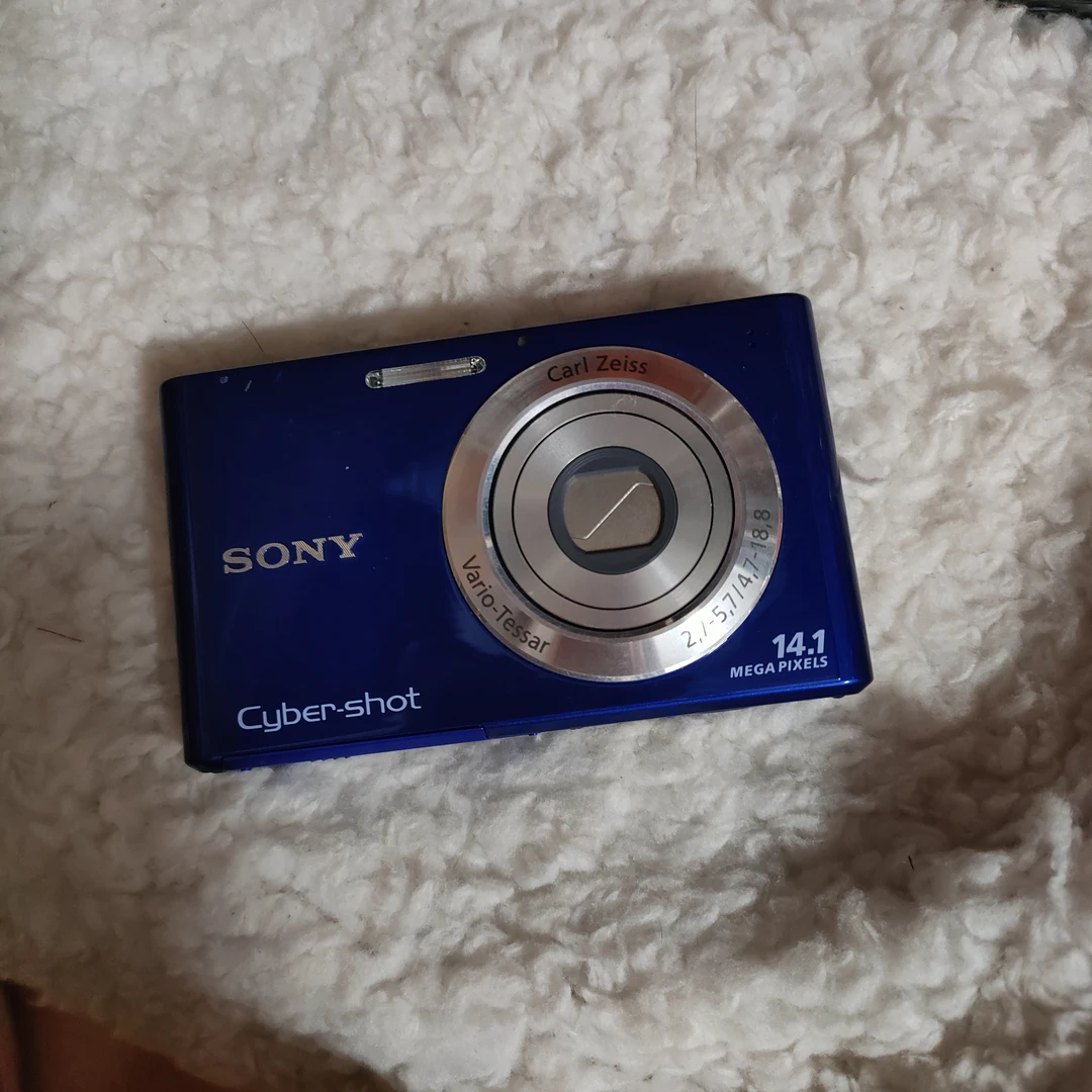 95新 Sony/索尼 w330 1410万像素4倍光变配件齐全No退换