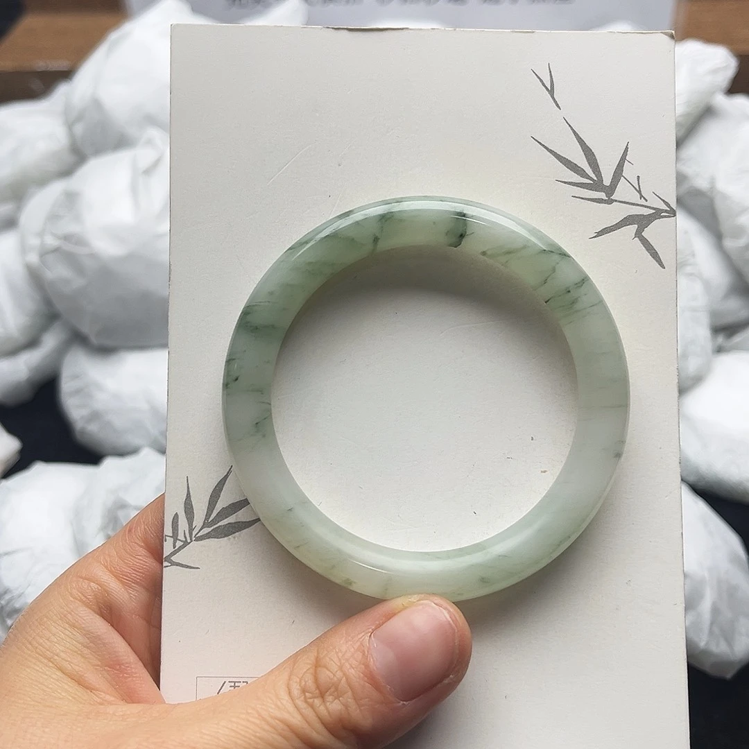 未镶嵌手镯石英质玉1