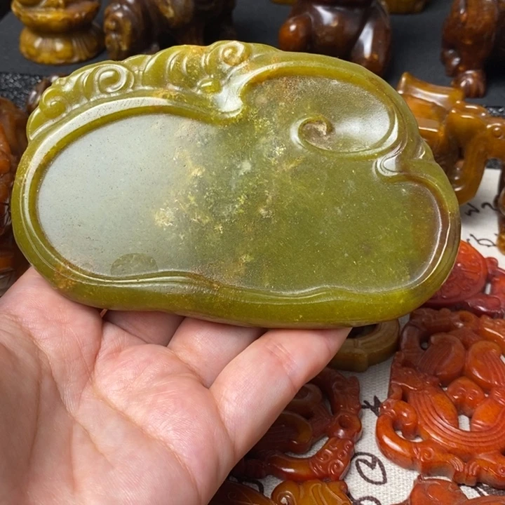 未镶嵌蛇纹石玉颈饰
