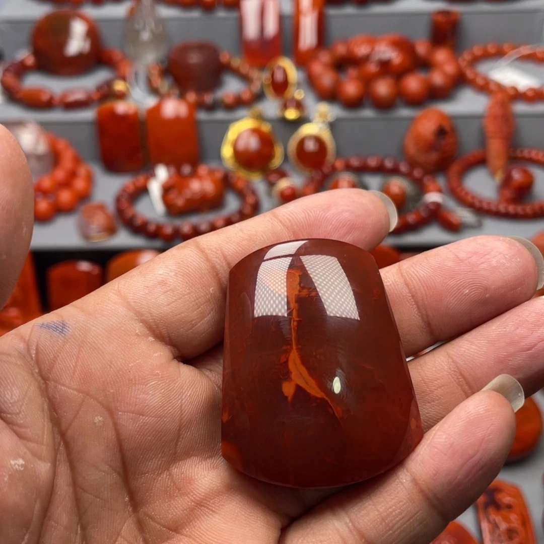 南红玛瑙未镶嵌珠宝奇石吊坠