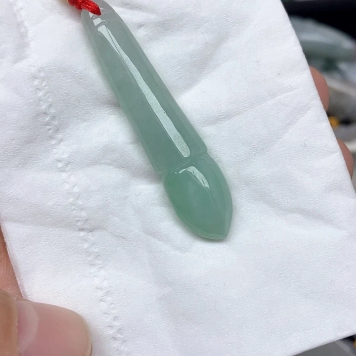 翡翠未镶嵌颈饰37