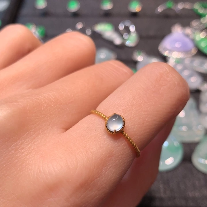 【闪购商品】18K金镶嵌戒指翡翠