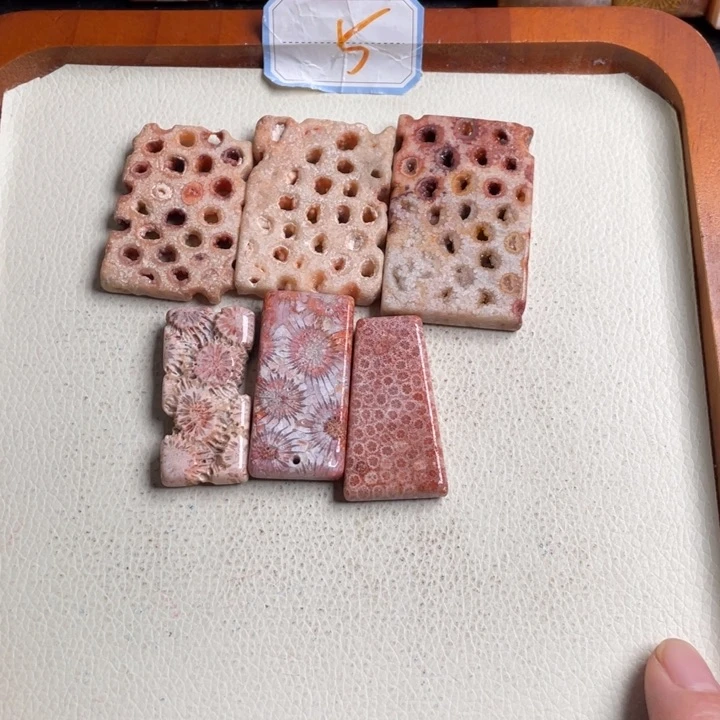 合金颈饰硅化玉誓****播123