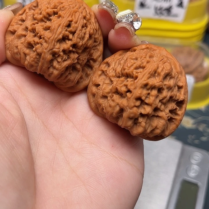 吊坠桃核42-29585-02