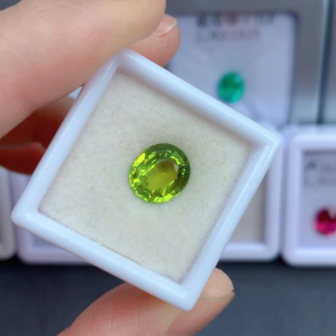 未镶嵌2.34克拉裸石绿色碧玺