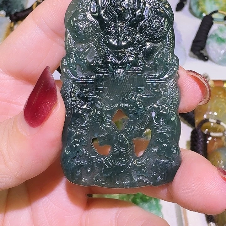 颈饰未镶嵌翡翠A货
