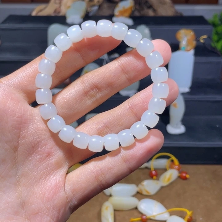 仓***菇未镶嵌和田玉（糖玉）车挂