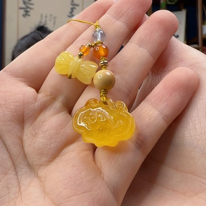 未镶嵌吊坠(赠链)蜜蜡
