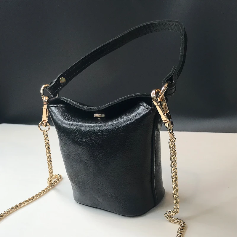 轻奢真皮时尚小包挂件氛围感穿搭斜挎包挂化妆品包挂