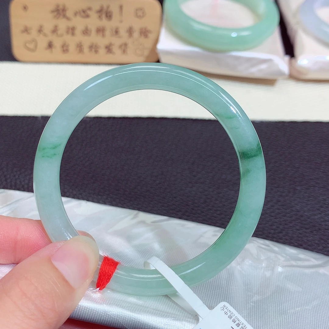 未镶嵌手镯翡翠522