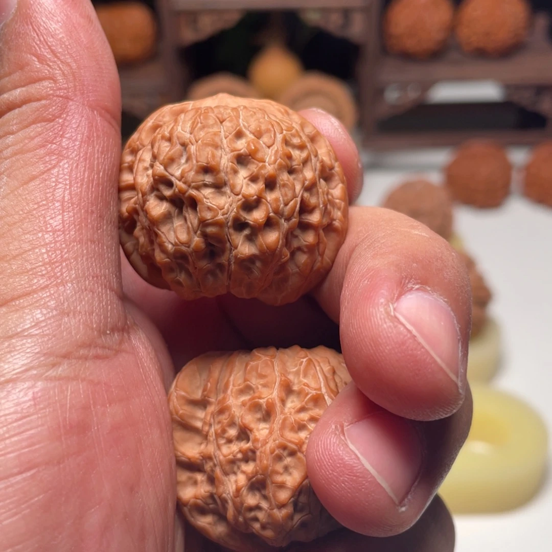 利***飒吊坠文玩核桃血麒麟