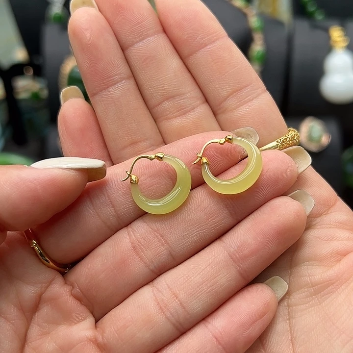 和田玉18K金镶嵌耳饰