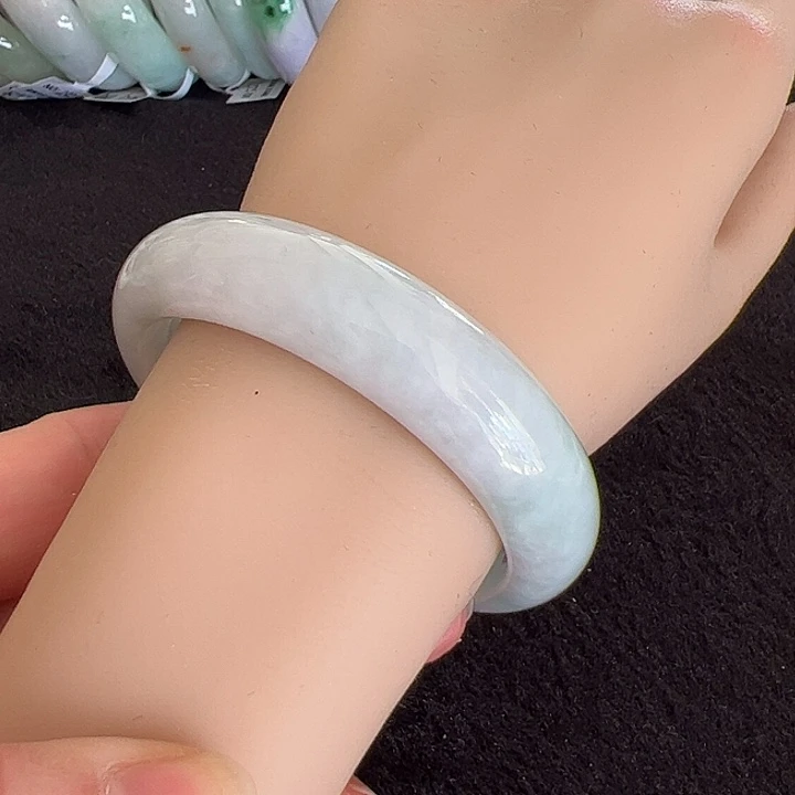 翡翠未镶嵌手镯编号57506圈口57.2