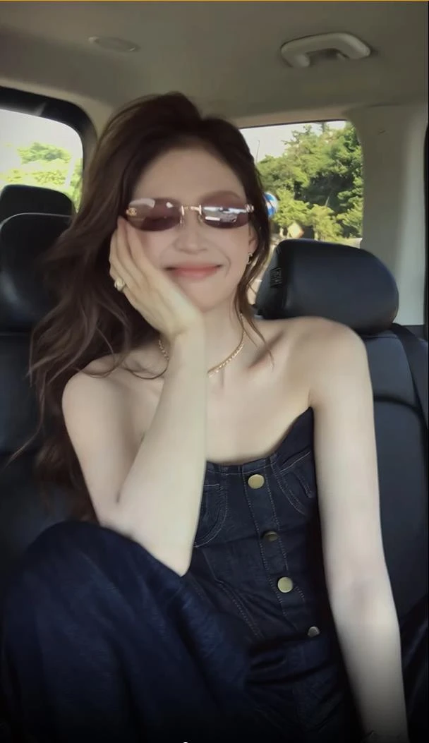 2025夏季新款美式复古纯欲辣妹纽扣修身抹胸背心配宽松牛仔裤套装