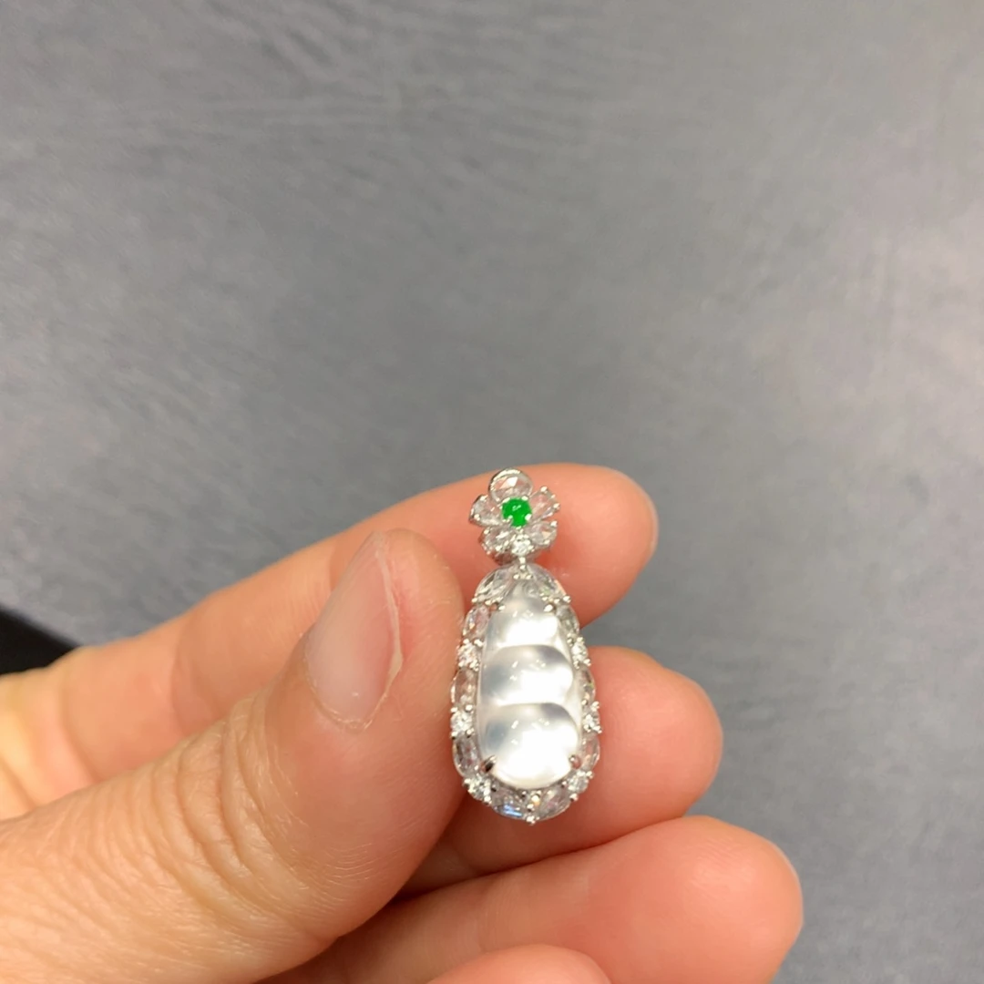 翡翠18K金镶嵌戒指