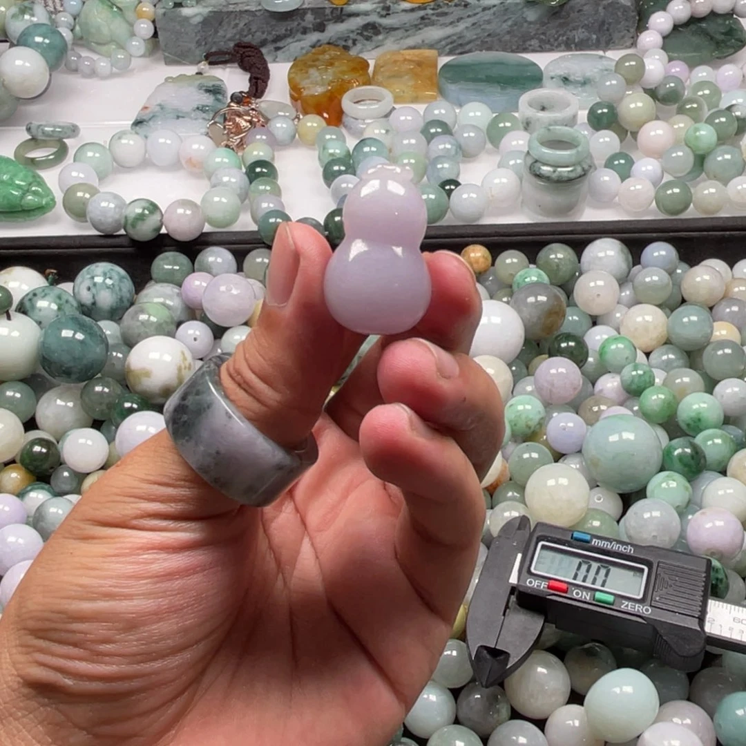 翡翠未镶嵌颈饰388