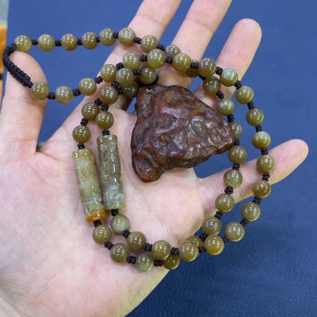 颈饰未镶嵌岫岩河磨玉（透闪石质玉）追*…