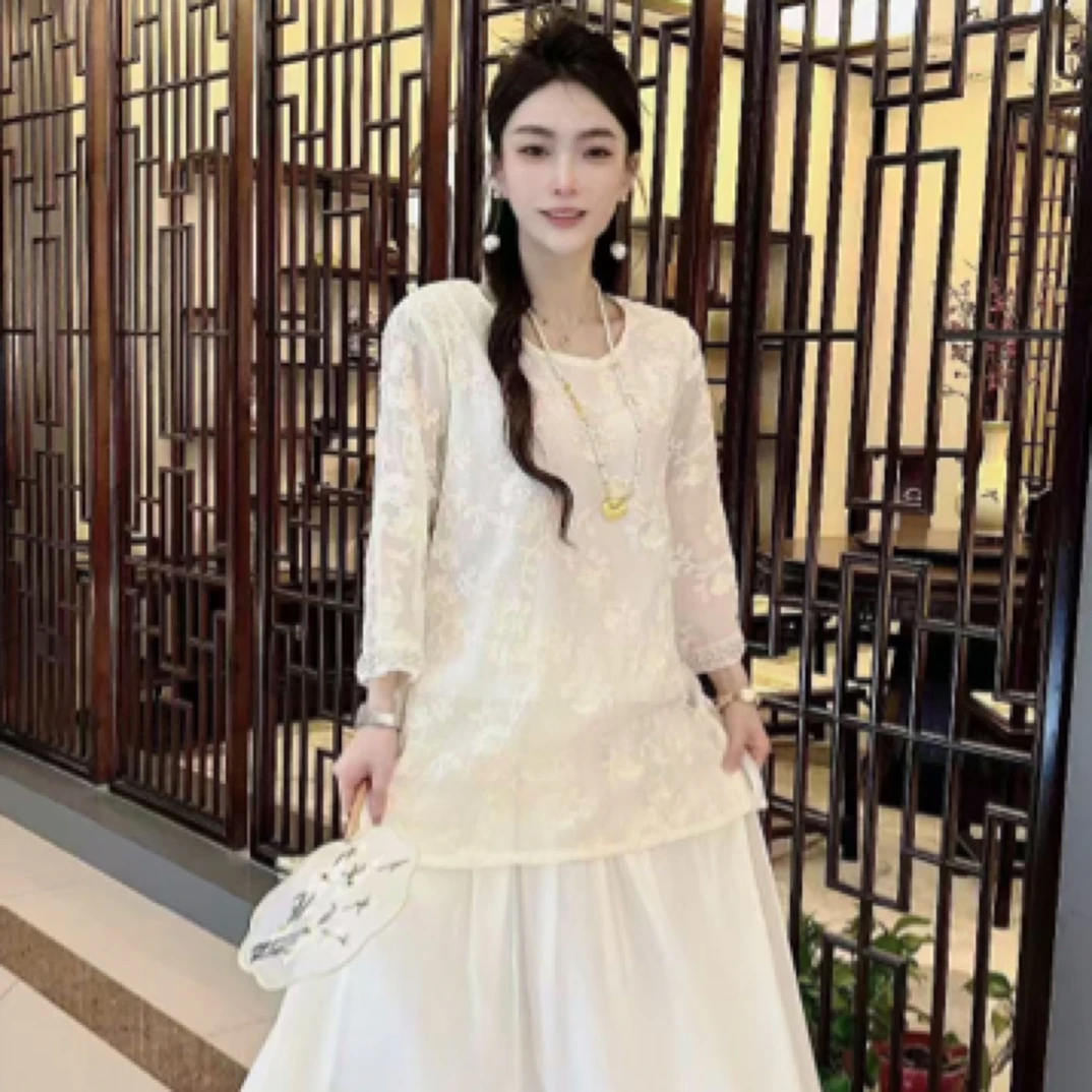 2025春夏时尚大码圆领重工简单又宽松凉快七分袖设计珍珠钉珠装饰