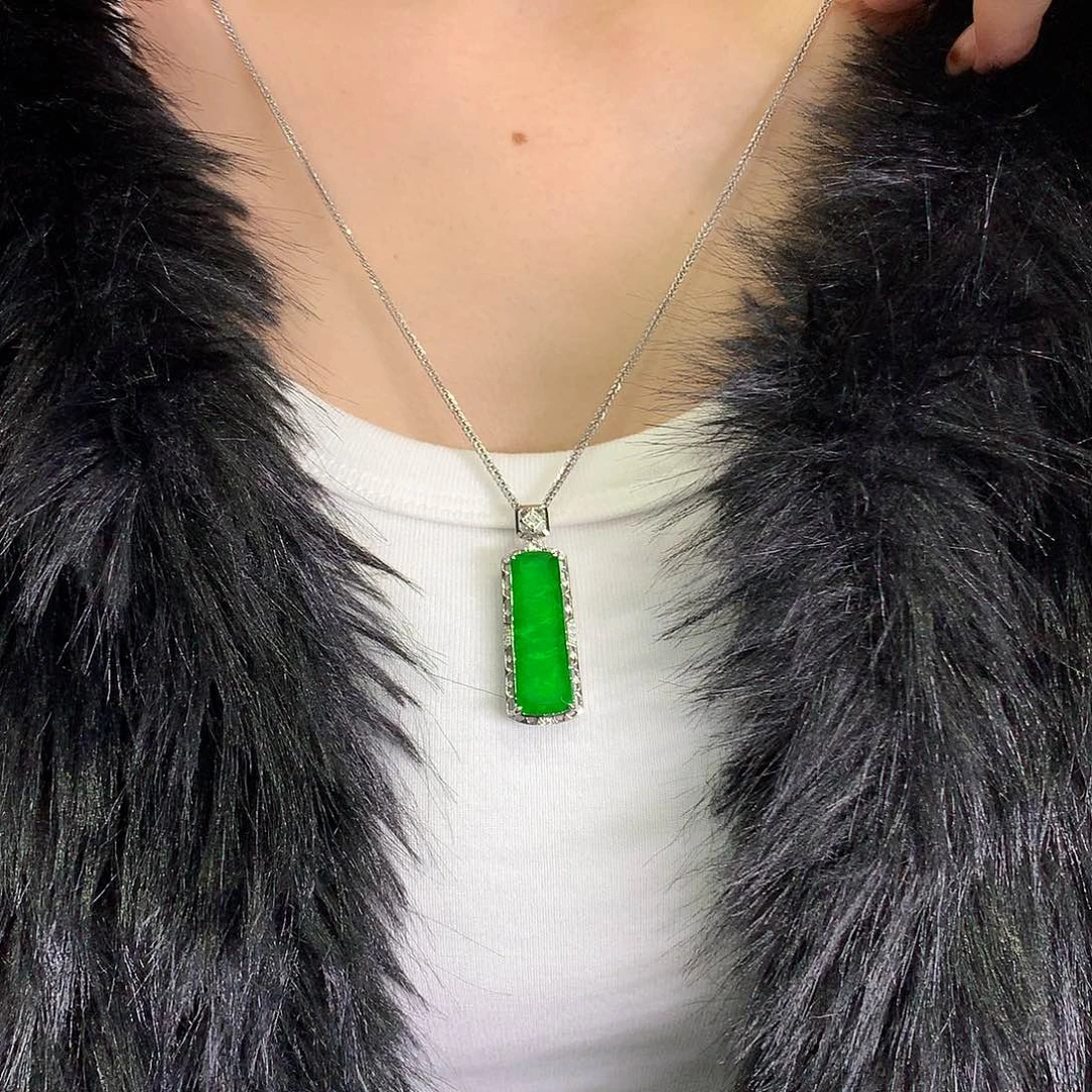 翡翠18K金镶嵌颈饰