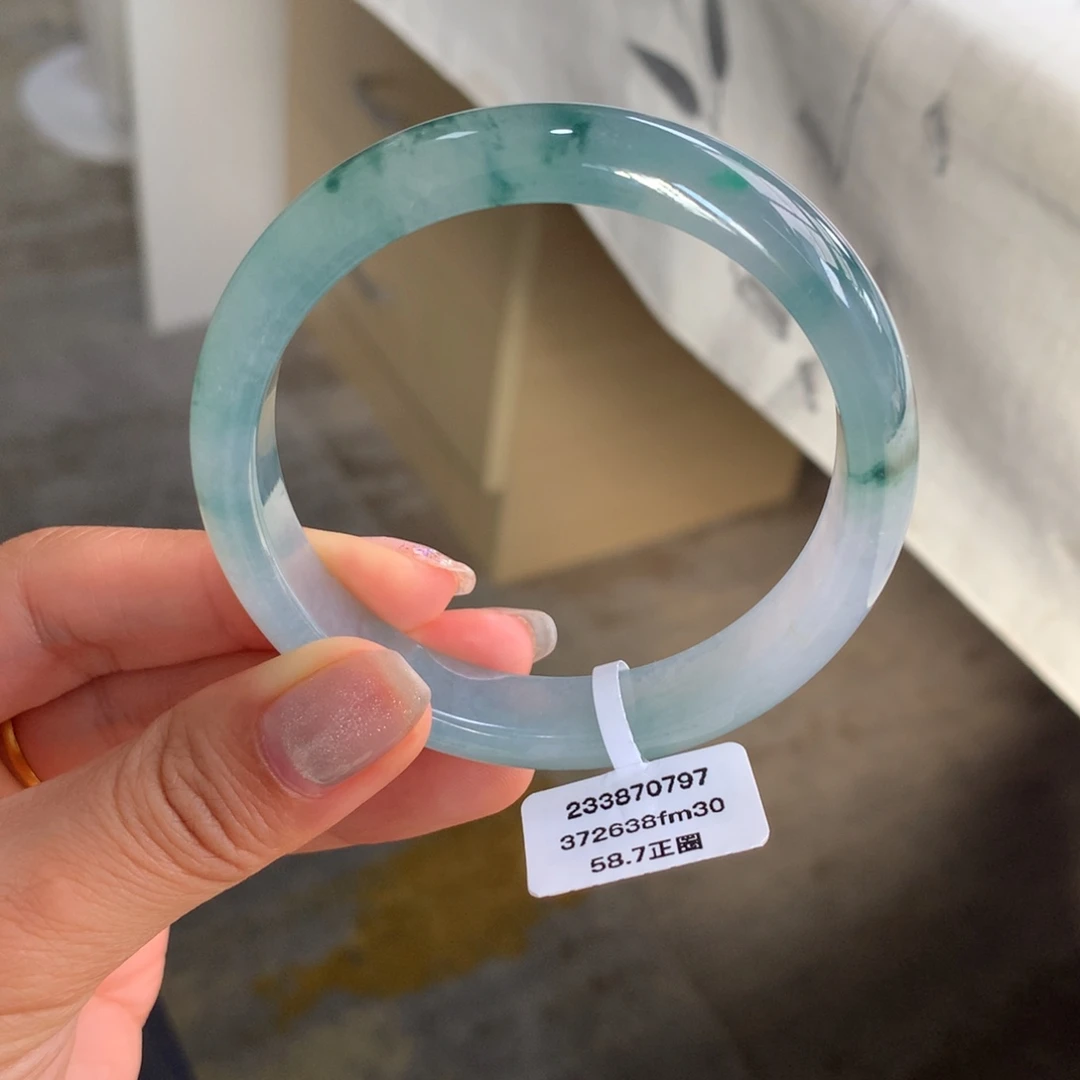 翡翠未镶嵌手镯冰蓝飘花手镯