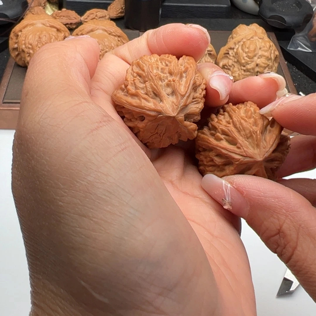 文玩核桃把件三棱