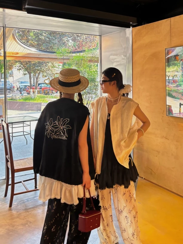 Nannanzhuo 百合刺绣醋酸马甲