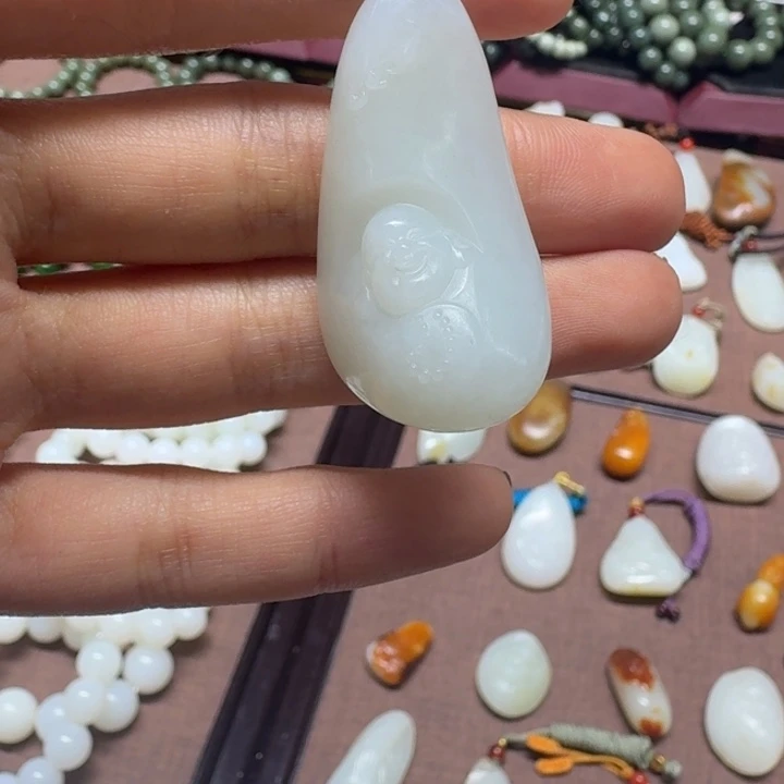 和田玉未镶嵌颈饰