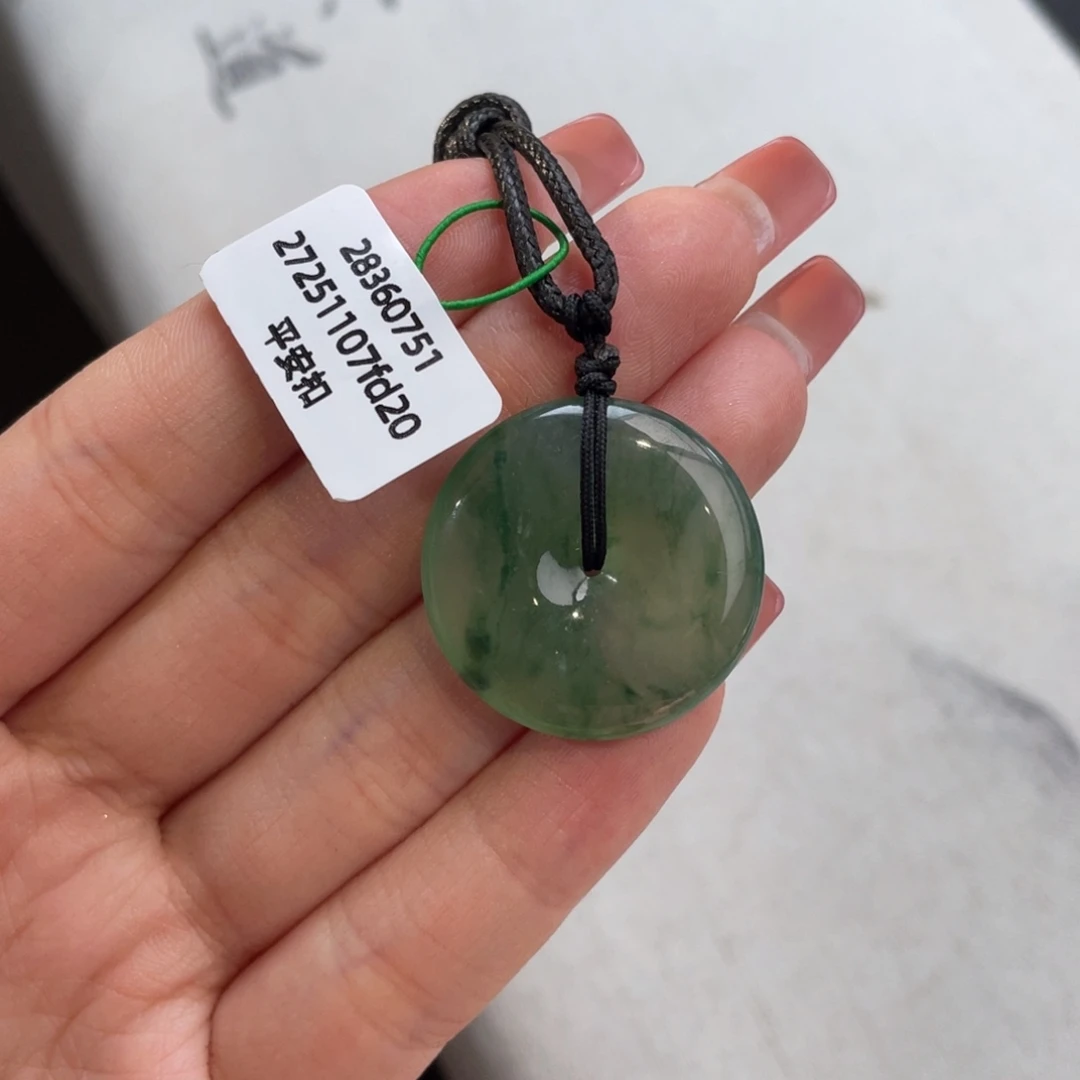 翡翠未镶嵌颈饰满色飘花平安扣（万内买断4275）