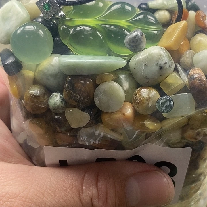 岫玉鱼缸石未镶嵌