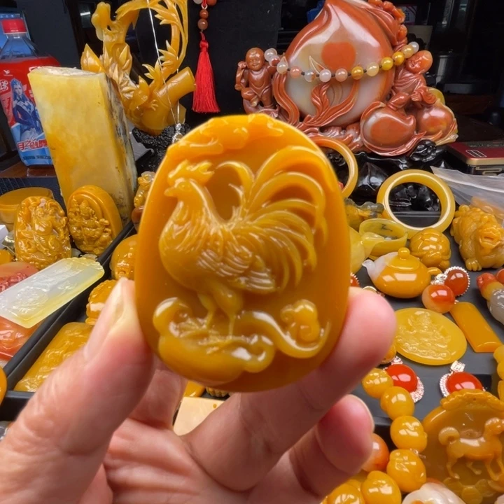 未镶嵌石英质玉(黄龙玉)颈饰