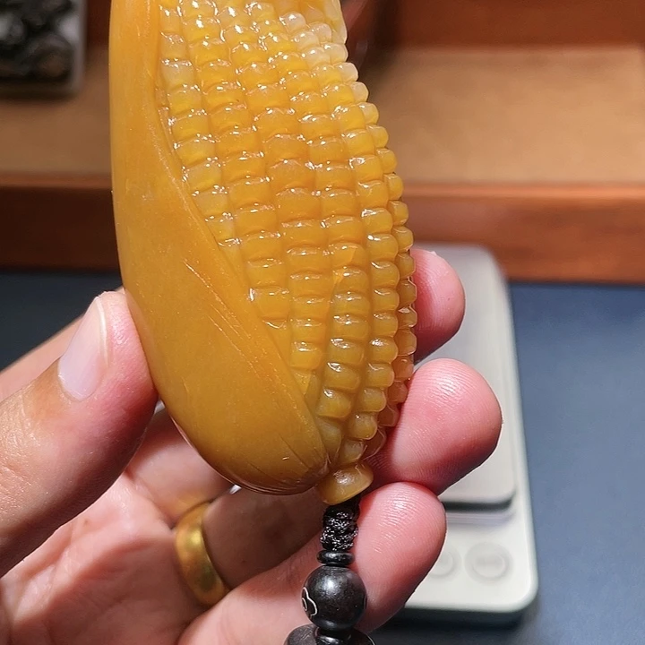 玉***玉和田玉未镶嵌颈饰