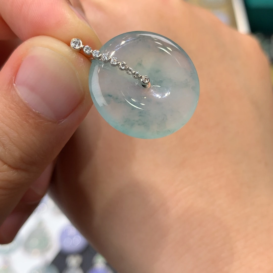 翡翠吊坠(不含链)18K金镶嵌平安扣