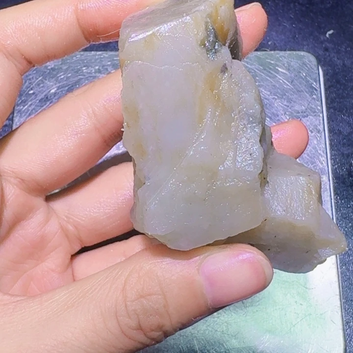 未镶嵌和田玉（糖玉）珠宝半成品