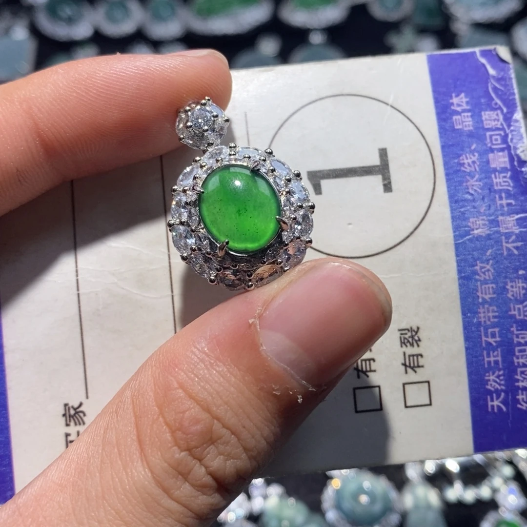 翡翠未镶嵌颈饰翡翠