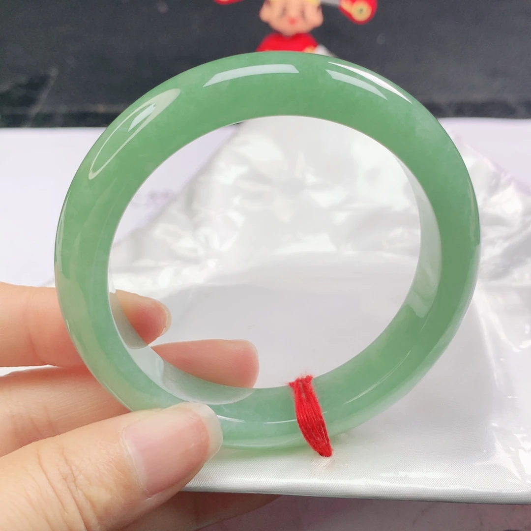 翡翠未镶嵌手镯正