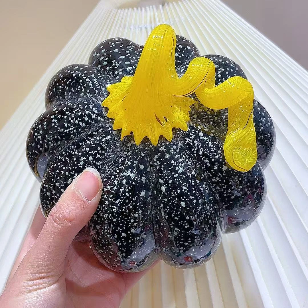夜光黑色白点 黄藤琉璃南瓜摆件