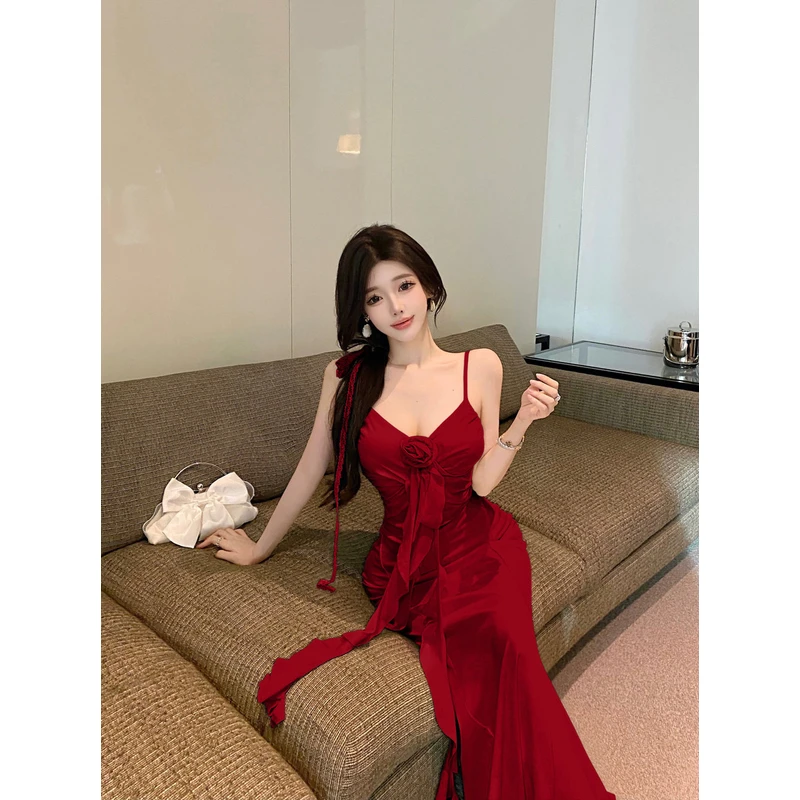 纯欲风性感紧身包臀连衣裙女夏季设计感荷叶边收腰吊带连衣裙新款