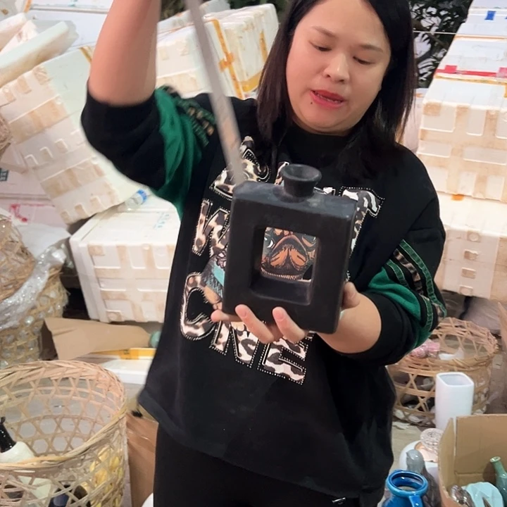 瓶高度17厘米口径3厘米微瑕捡漏