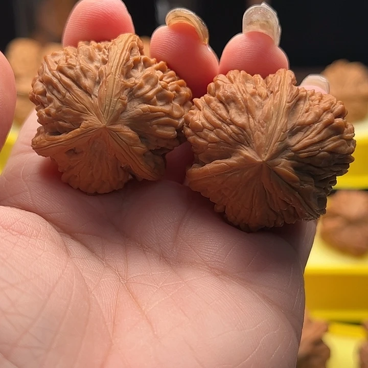 文玩核桃吊坠四座楼 三棱精修