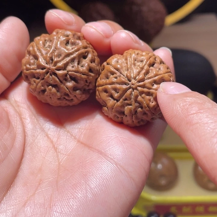 桃核把件八九瓣金刚菩提31