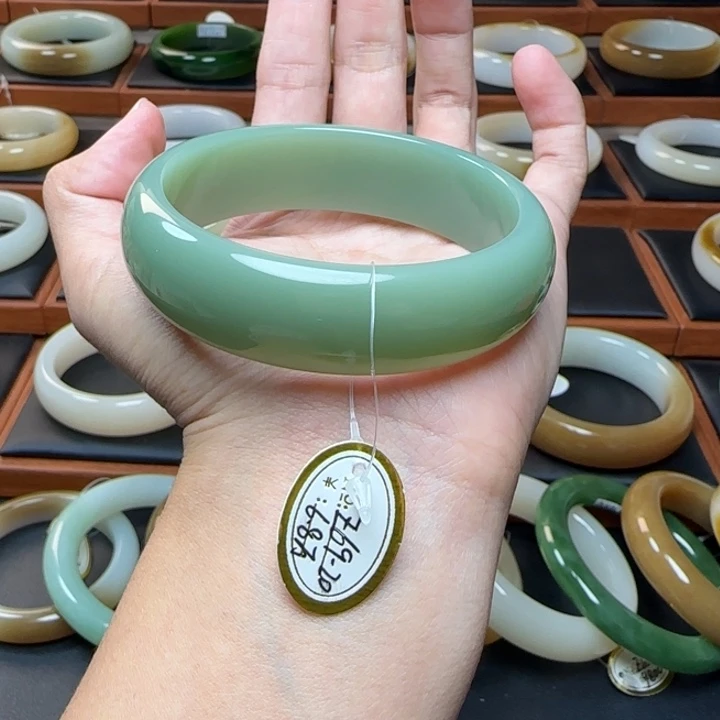 和田玉未镶嵌手镯粉青宽胎61.6