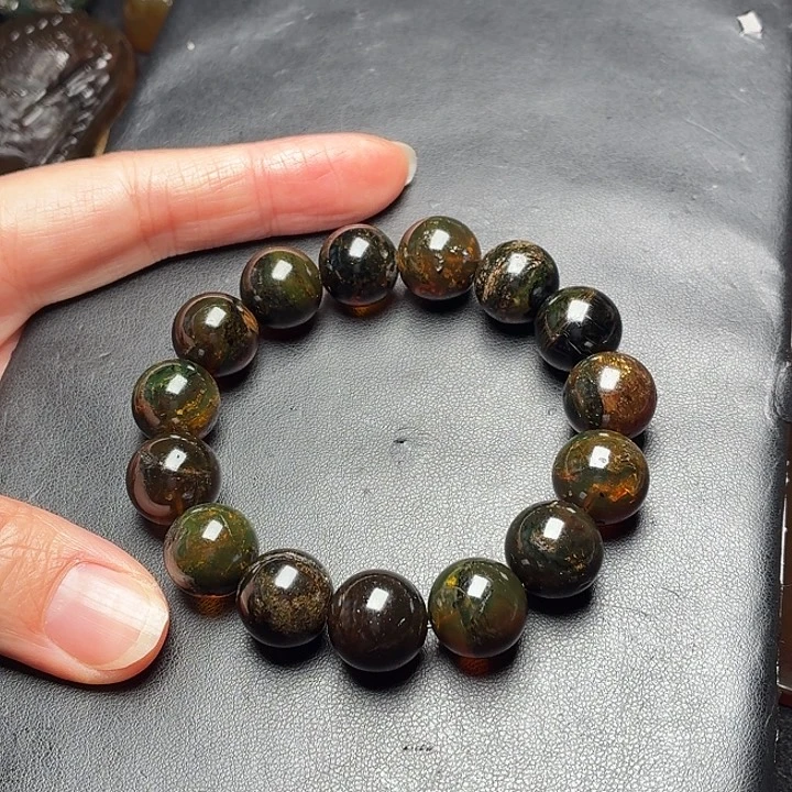 琥珀未镶嵌颈饰14+24.2 g32