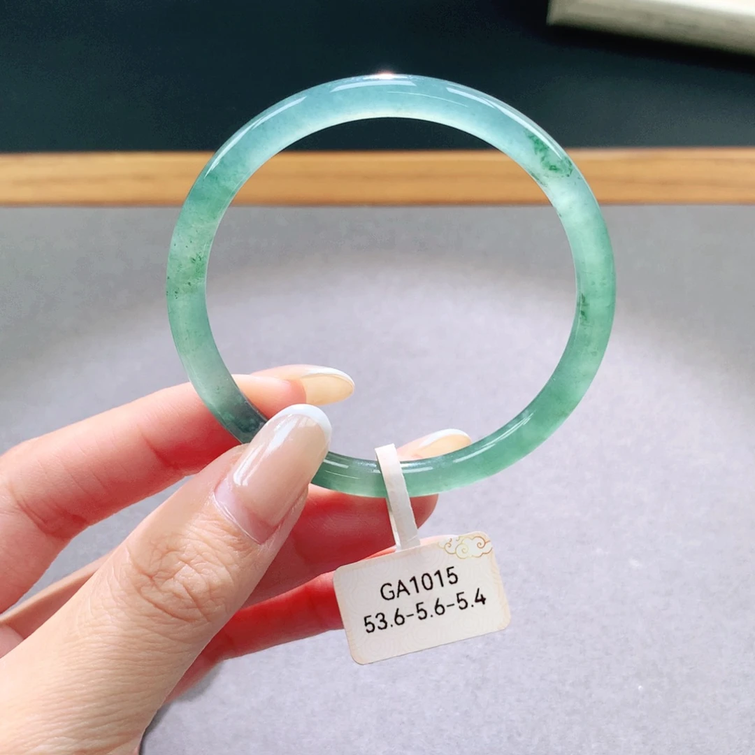 翡翠未镶嵌手镯天然