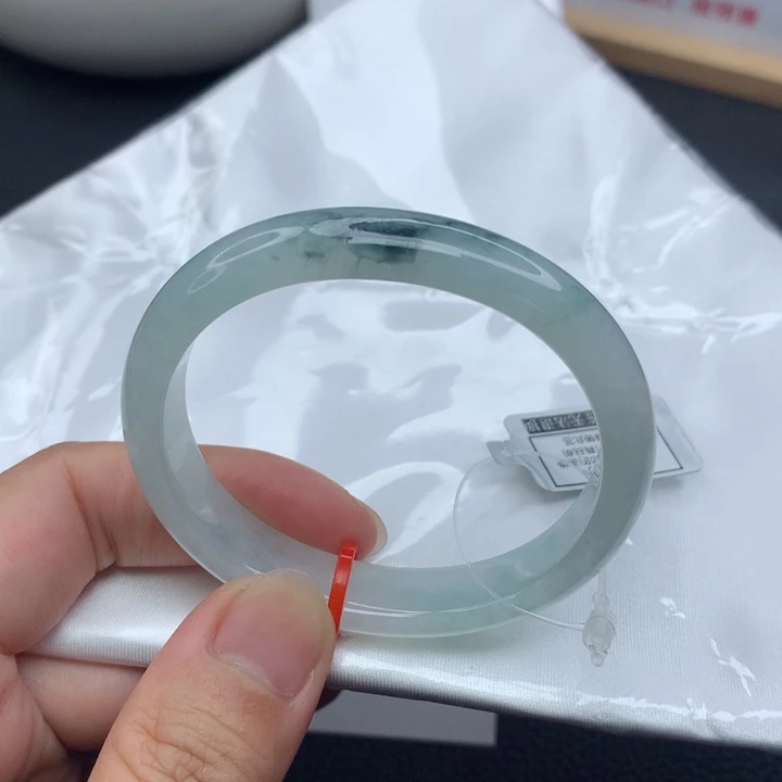 翡翠手镯（贵妃镯）未镶嵌5252535353