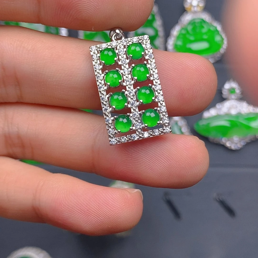 吊坠(赠链)未镶嵌翡翠吊坠