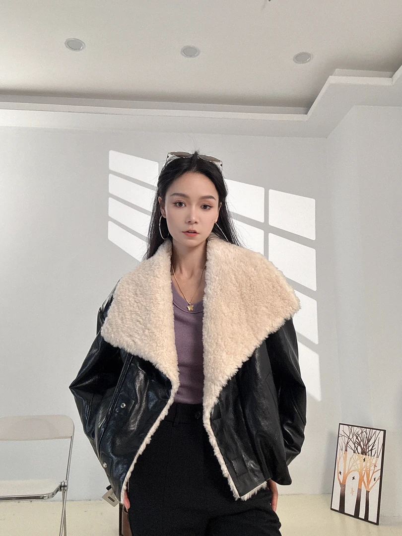 ZIKUO/紫阔2025冬季新款皮毛一体西服领设计真皮覆膜皮鹅绒6108