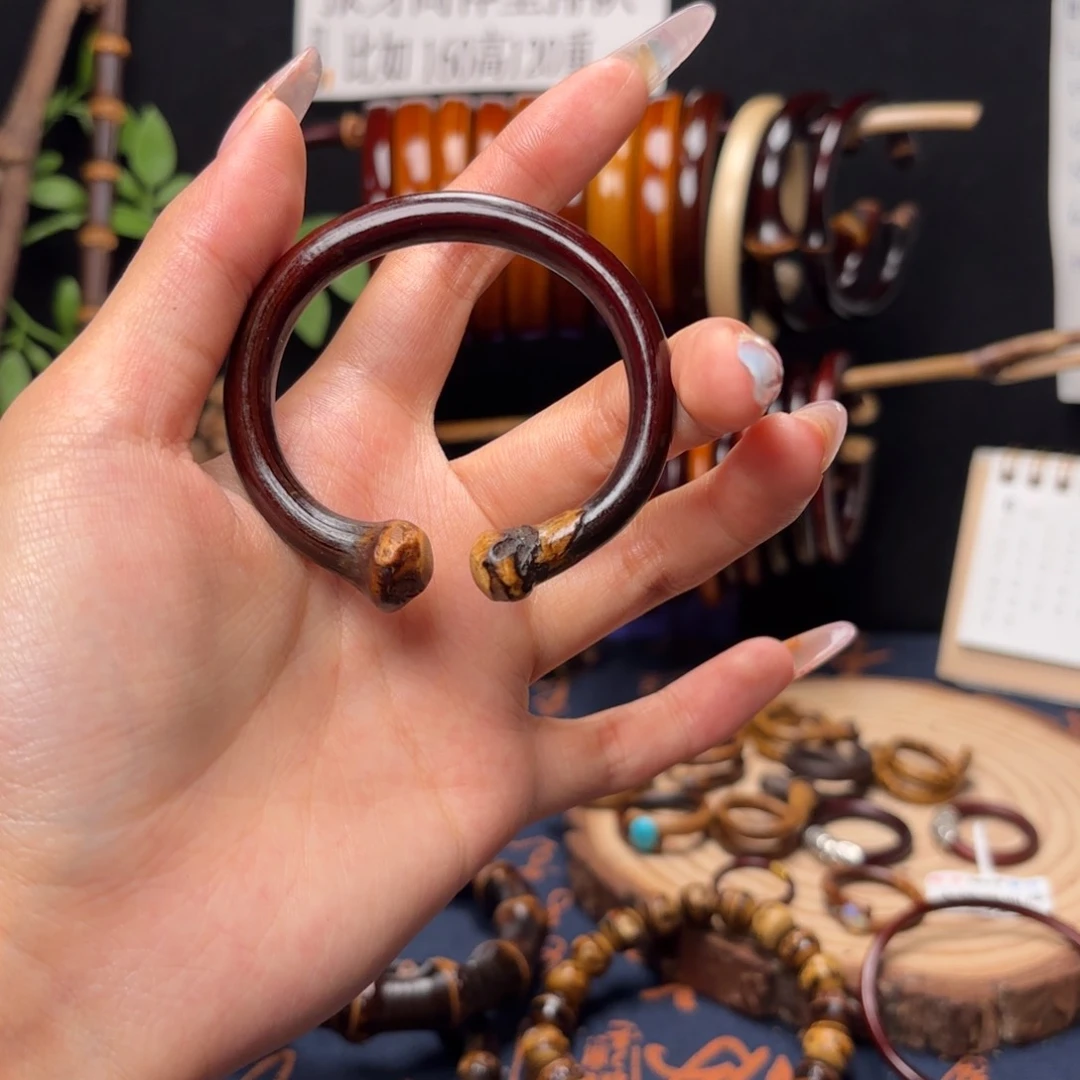 吴***灵藤类手串/手链鸡血藤