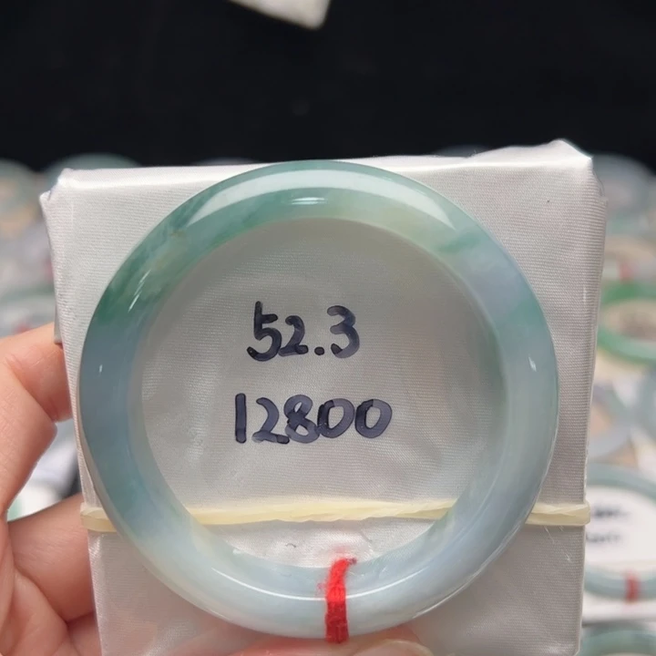 翡翠未镶嵌手镯A货