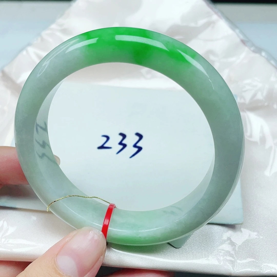 翡翠未镶嵌手镯正圈52.5